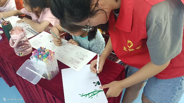 安徽學(xué)子三下鄉(xiāng)：加強(qiáng)安全意識，共建平安社會