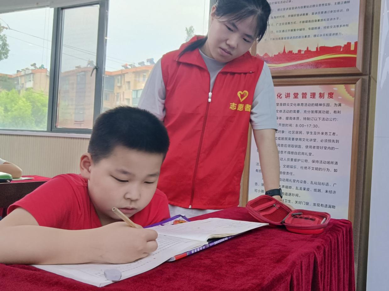 安徽學(xué)子三下鄉(xiāng)：垃圾分類你我他，環(huán)境文明靠大家