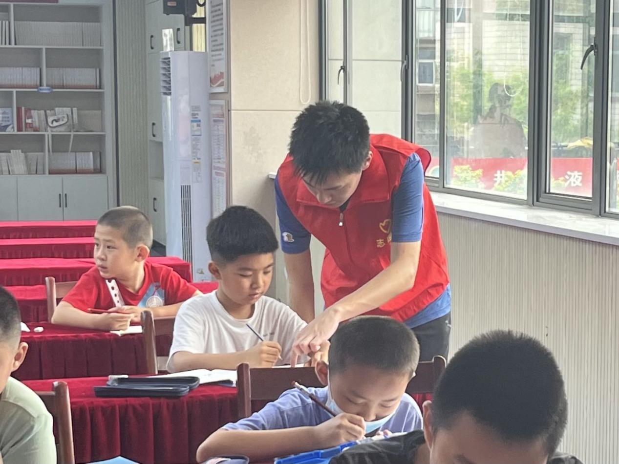 安徽學(xué)子三下鄉(xiāng)：宣講衛(wèi)生文明，共筑健康生活