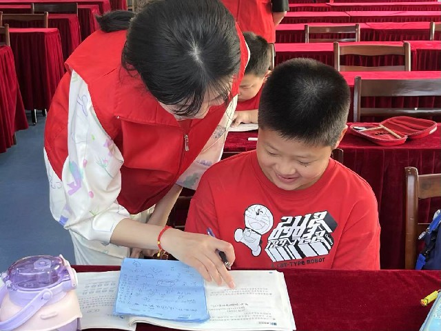 安徽學子三下鄉(xiāng)：學習中外文化，開拓全球視野