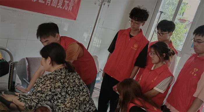 關(guān)愛老人健康，傳遞關(guān)懷之心