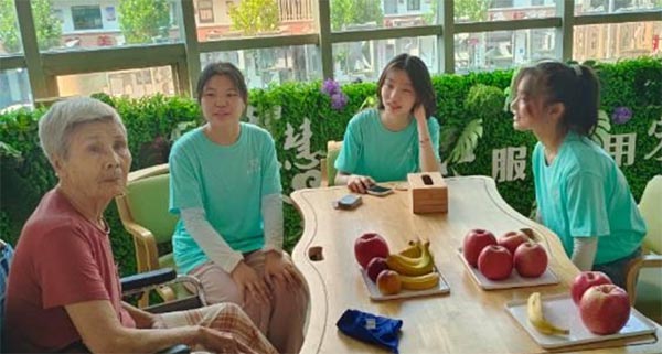 學(xué)習(xí)弘揚(yáng)焦裕祿精神暑期社會(huì)實(shí)踐隊(duì)開(kāi)展“粽香端午節(jié)，情