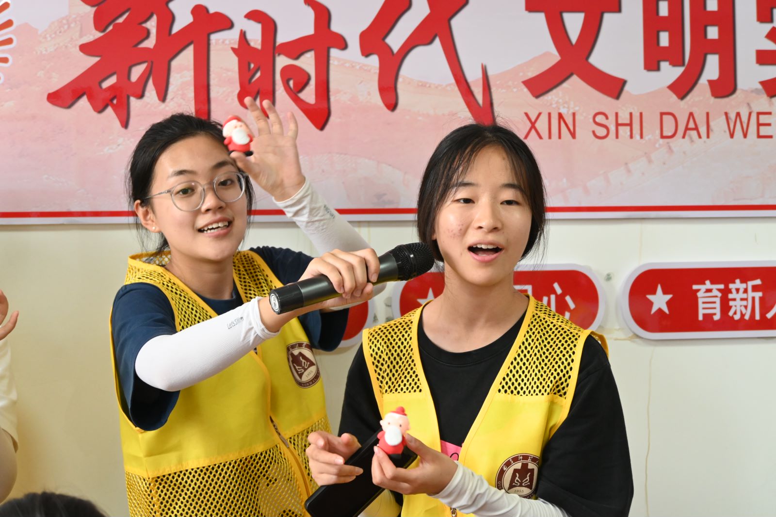 呵護(hù)燦爛臉龐，指引童真方向