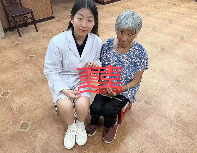 剪下百花開，紙上春秋往