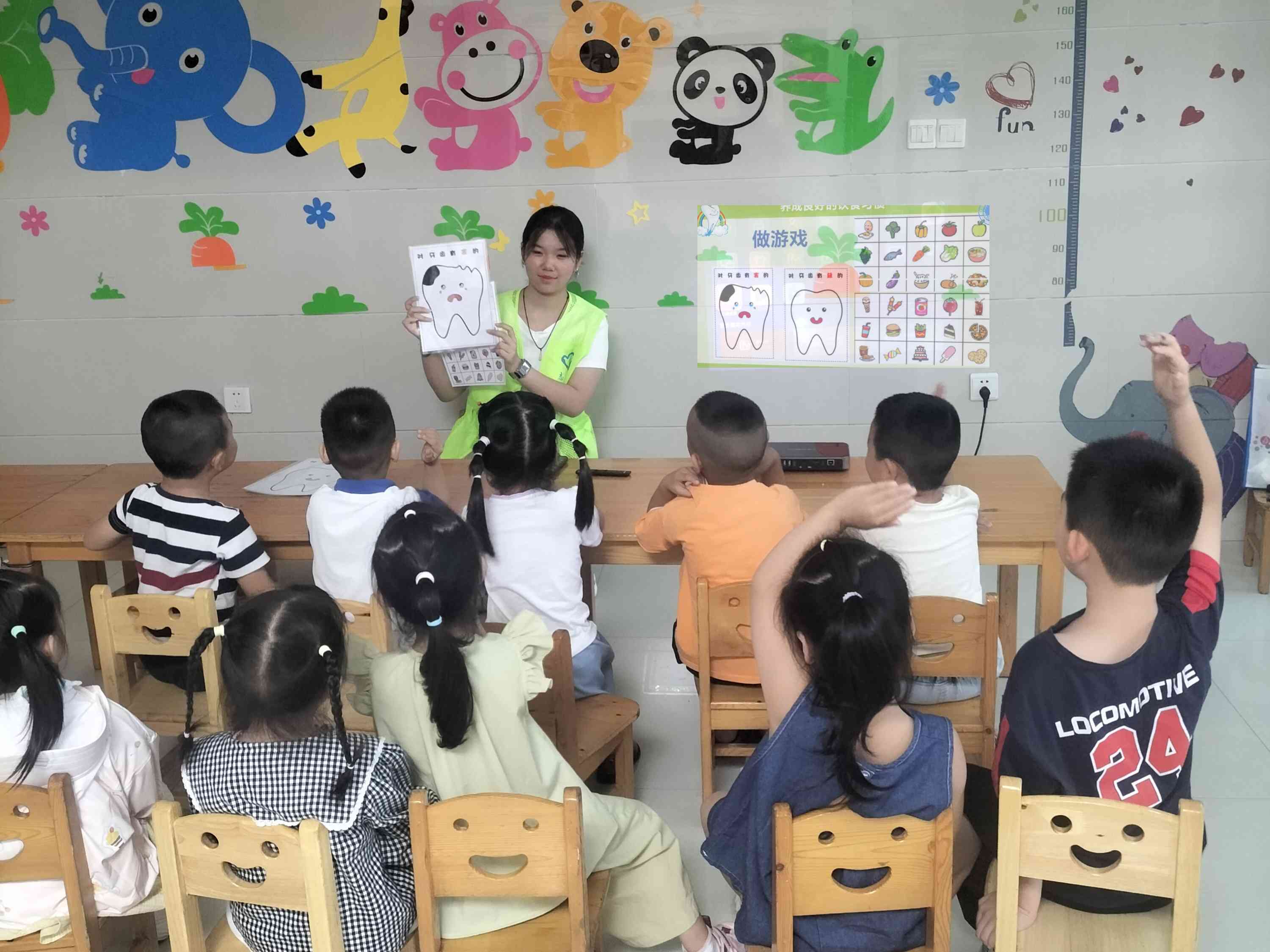 江蘇衛(wèi)生健康職業(yè)學(xué)院學(xué)子前往泰興市濱江幼兒園開(kāi)展健康宣講