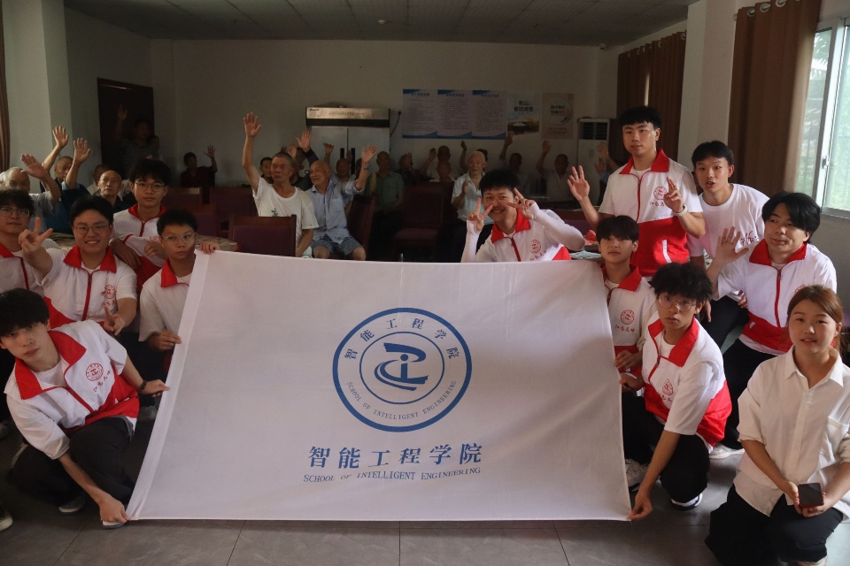 青春力量溫暖夕陽，三下鄉(xiāng)團(tuán)隊(duì)走進(jìn)敬老院傳遞關(guān)愛