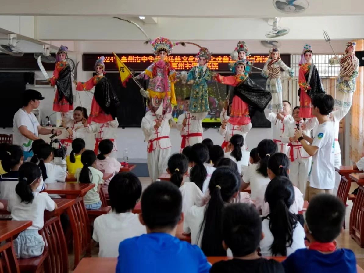 佳“偶”匠心突擊隊攜非遺入校園 | 傳統(tǒng)文化新活力，木偶戲點亮童心夢