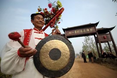 滁院學子三下鄉(xiāng)：探尋花鼓燈文化，感受“東方芭蕾”之美