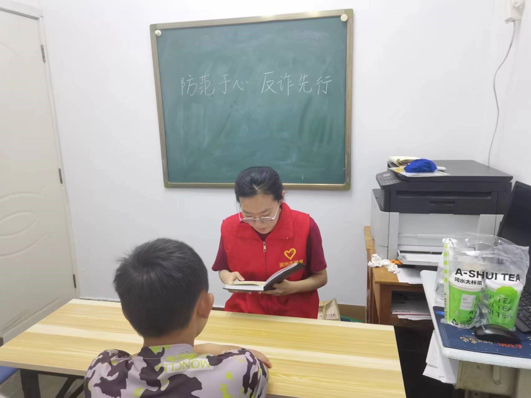 曲園學(xué)子社會實(shí)踐：法律知識進(jìn)社區(qū)，普法宣傳暖民心