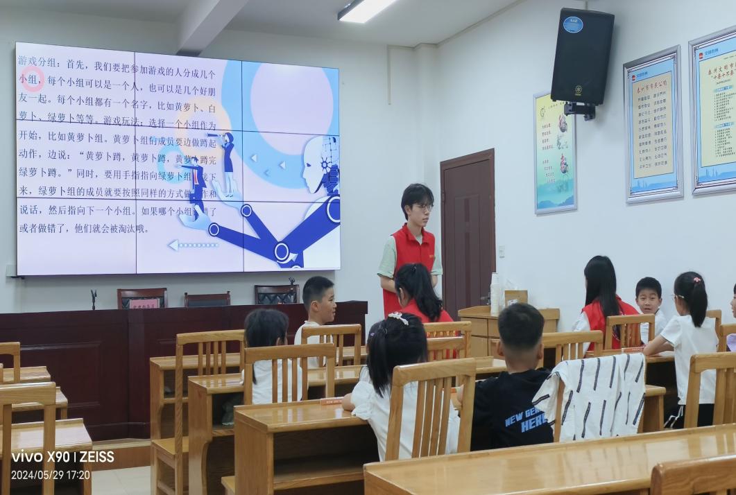 炎炎夏日，溫情涌動(dòng)：南京師范大學(xué)泰州學(xué)院“紅心研墨”志