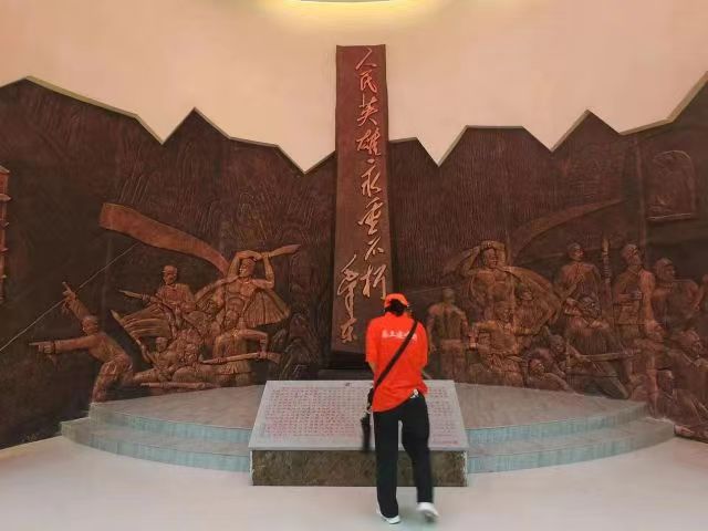 不忘歷史，踐行初心