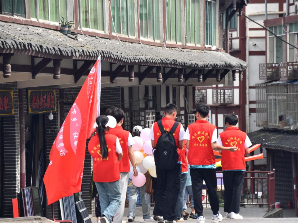 紅色傳承染石壕，健體共筑中國夢——紅色信使尋訪團(tuán)3.0續(xù)寫征程