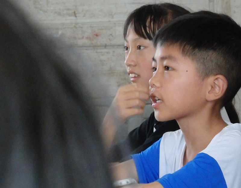 南財學(xué)子三下鄉(xiāng)：螢火微光，融情劉李