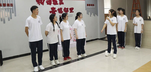  內(nèi)江師范學(xué)院三下鄉(xiāng)：廉潔揚清風(fēng)，同心啟新程