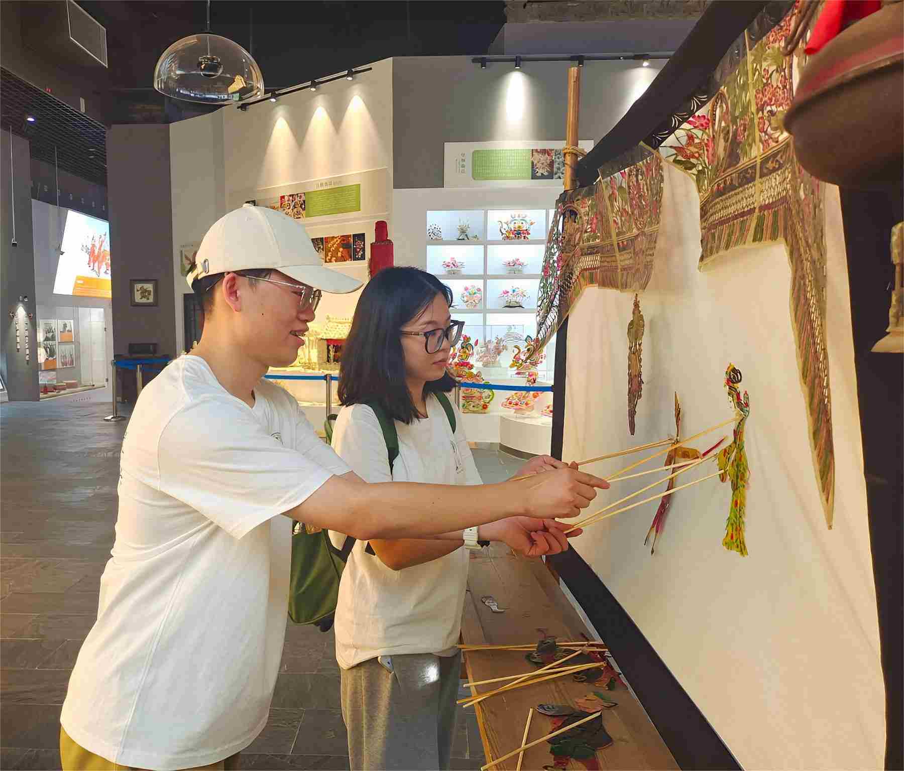尋皮影千年手藝，賡民族歷史文脈