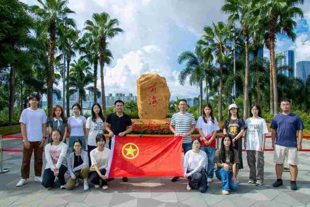 追尋領(lǐng)袖足跡，感悟真理力量