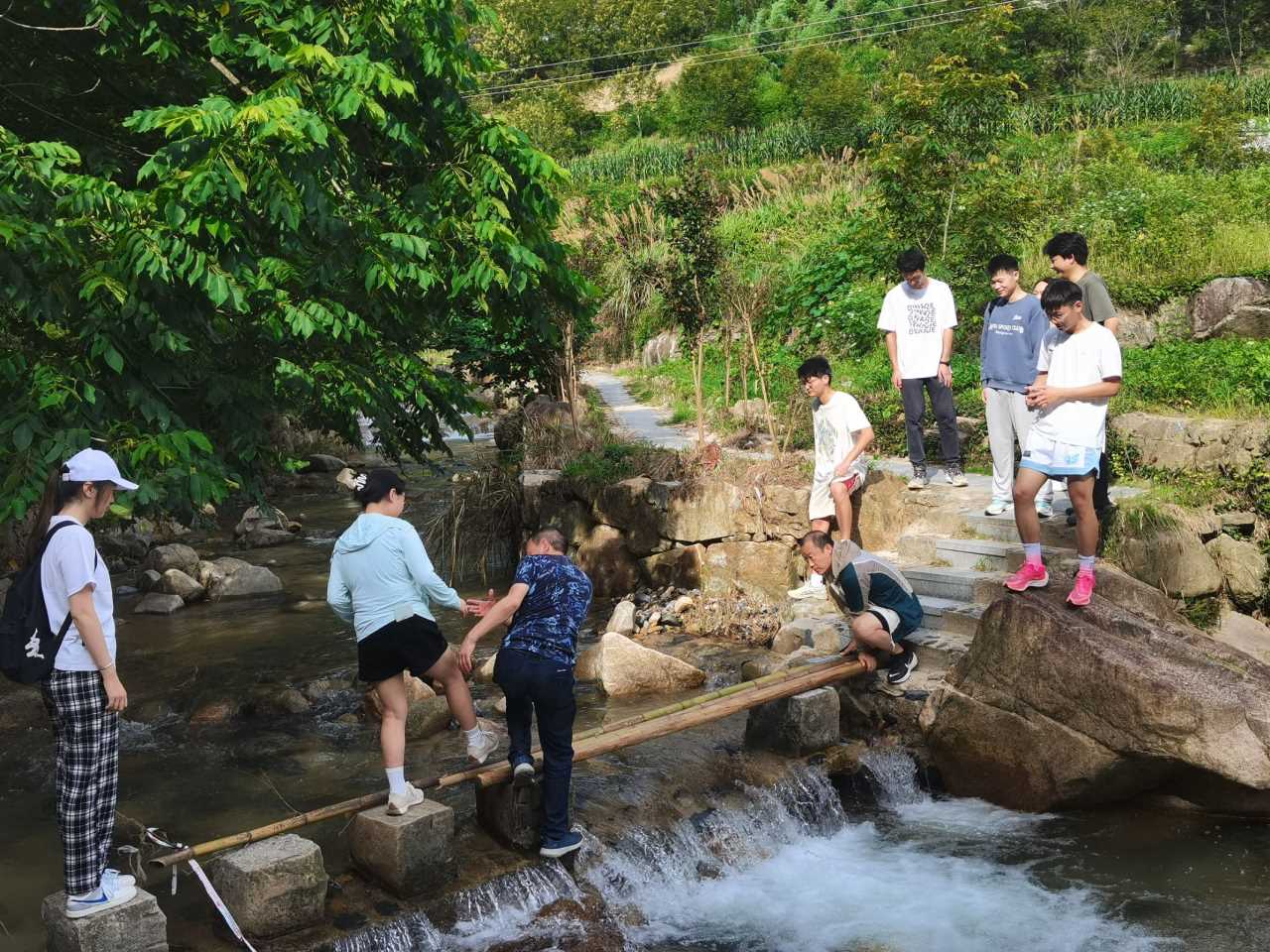 南財學(xué)子三下鄉(xiāng)：走進績溪核桃，助力產(chǎn)業(yè)騰飛