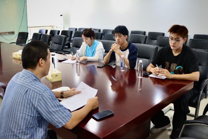 智啟紡都開新局，綠繪蝶變譜華章： 河海大學(xué)調(diào)研團(tuán)走進(jìn)紡織雙轉(zhuǎn)型一線