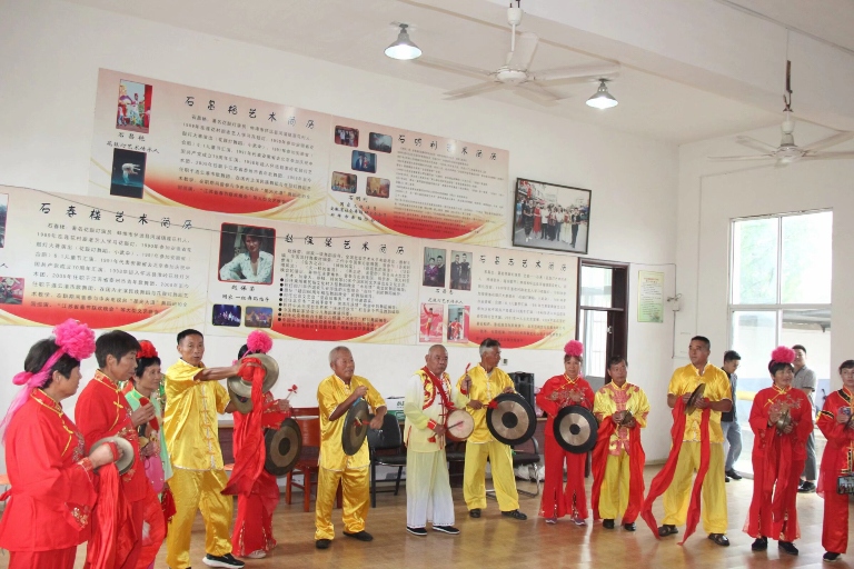 安徽師范大學(xué)音樂學(xué)院赴懷遠縣河溜鎮(zhèn)蓮花村“和美鄉(xiāng)村尋非遺，青春賦能花鼓燈”———百年傳承，生生不息