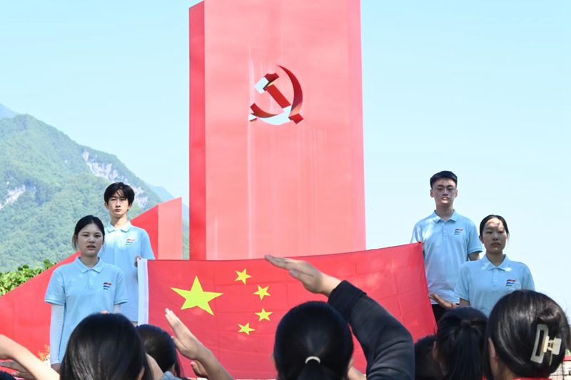 三下鄉(xiāng)紅色筑夢(mèng)之旅｜重外院學(xué)子追尋紅色足跡，重溫紅軍歷