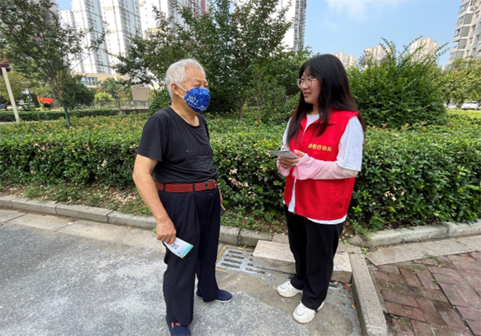 徐工學(xué)子暑期社會實踐：垃圾分類，青春助力