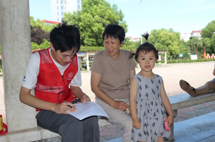 精準(zhǔn)咨詢，深度調(diào)研