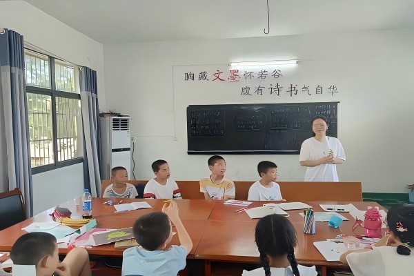 暑期社會實踐：武昌理工學(xué)院“青春筑夢”通城志愿服務(wù)隊開展“拒絕性別刻板印象”特色心理課程