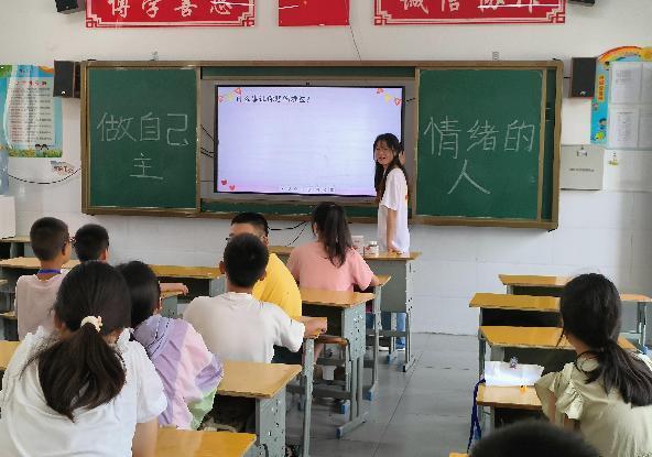 “心靈之光，共繪健康”——武昌理工學院云夢書韻志愿服務(wù)隊開展特色心理健康課程