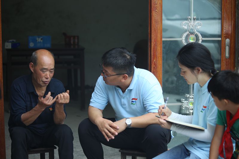 重外院學子三下鄉(xiāng)：黨齡五十載，從不忘黨恩