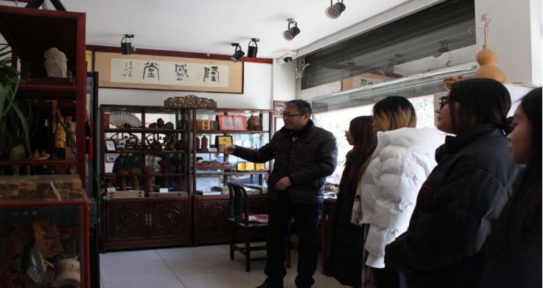 傳承匠心 山東大學(xué)生實踐隊調(diào)研曲阜楷雕