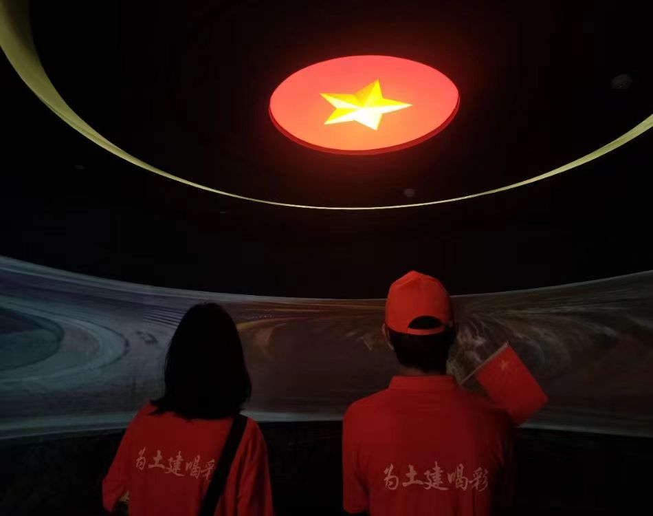 覽二七紀(jì)念館塔，學(xué)中國共產(chǎn)黨史