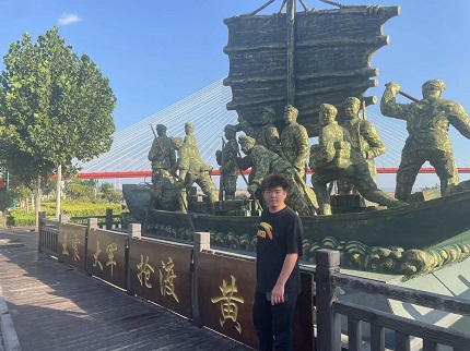  “火炬?zhèn)鞒?，紅色記憶”精神尋訪團(tuán)家鄉(xiāng)紅色資源學(xué)習(xí)之