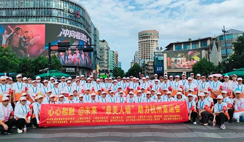 人墻守護(hù)國慶，志愿添彩青春