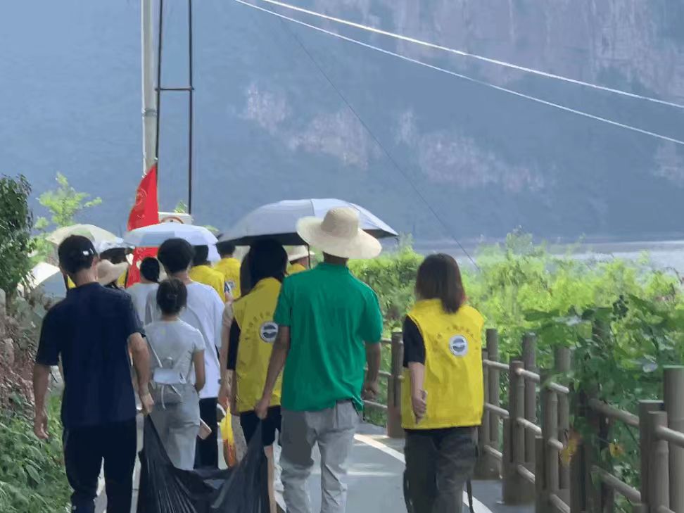 走進(jìn)化屋村——實(shí)踐出真知，感悟促成長