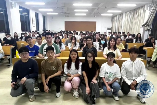廣東科技學(xué)院青融志愿宣講——半紙潑墨染江山，妙筆丹青入眼新