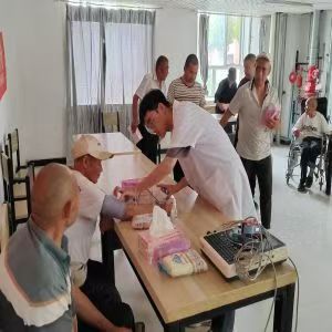 情暖敬老院，健康伴暮年