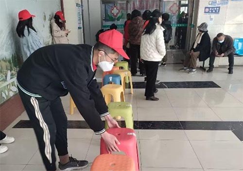 文法學(xué)院舉辦“關(guān)愛老人健康，打造溫馨社會”志愿服務(wù)活動