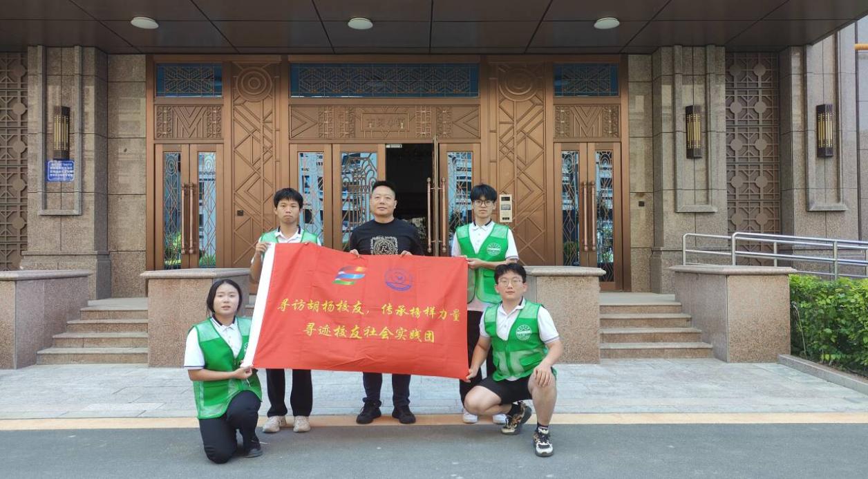 塔里木大學(xué)三下鄉(xiāng)：尋訪胡楊校友，傳承榜樣力量